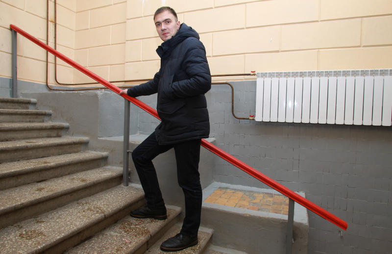 Косметический ремонт начался в подъездах Десеновского. Фото: архив