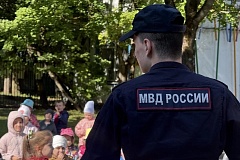 Полицейские и Общественный совет Троицкого и Новомосковского административных округов города Москвы присоединились к Всероссийской акции «Зарядка со стражем порядка»