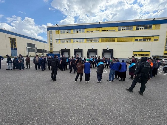 Полицейские Новой Москвы на территории района Внуково проверили иностранных граждан на соблюдение ими миграционного законодательства