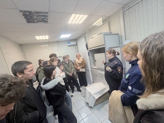 Совет ветеранов Общественной организации ветеранов органов внутренних дел УВД по ТиНАО ГУ МВД России по городу Москве провел для учащихся ГАОУ города Москвы "Лицей города Троицка"