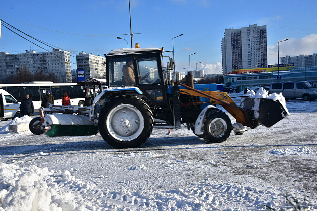 Работы по уборке снега начались в Щербинке