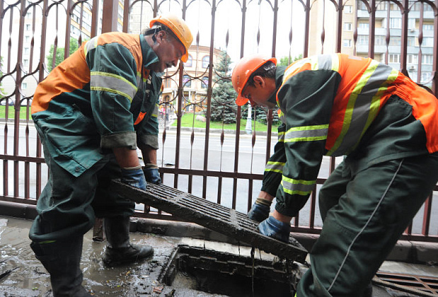 Работы по очистке ливневок провели в Московском