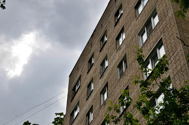 Специалисты приступили к новому этапу работ по ремонту в доме Кленовского  